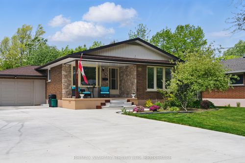 84 Regent Dr, Saint Catharines, ON, L2M3L7 | Card Image