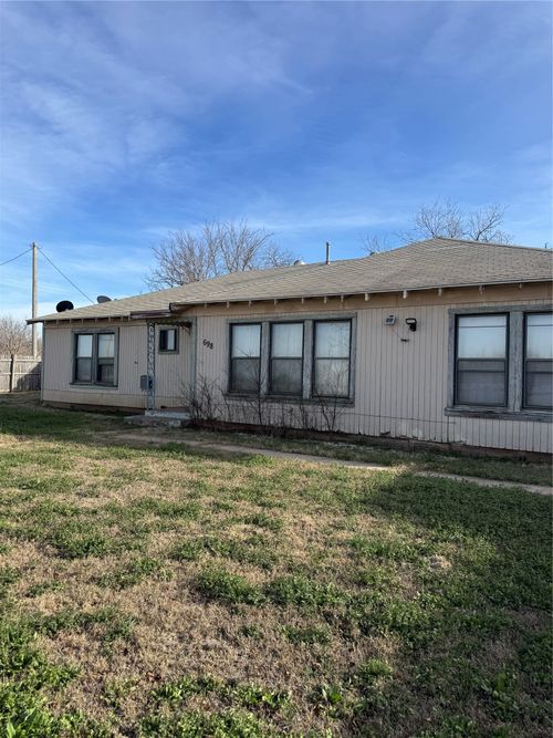 698 E Goeth St, Lueders, TX, 79533-1166 | Card Image