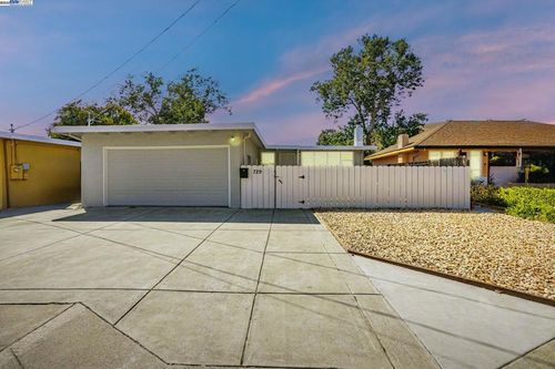 729 Wasatch Dr, Fremont, CA, 94536-1859 | Card Image