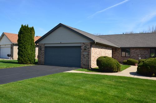 1237 Woodcreek Bnd, Rockford, IL, 61108-1512 | Card Image