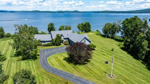 424 Miller Way, Newport Ctr, VT, 05857 | Card Image