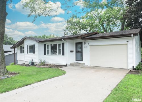 5022 Northbrook Ct, Davenport, IA, 52806-3815 | Card Image