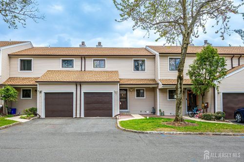 7 Lily Ct, Edison, NJ, 08820-4305 | Card Image