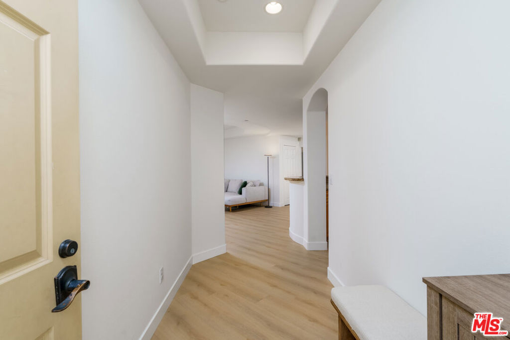 Residential in Toluca Lake 4
