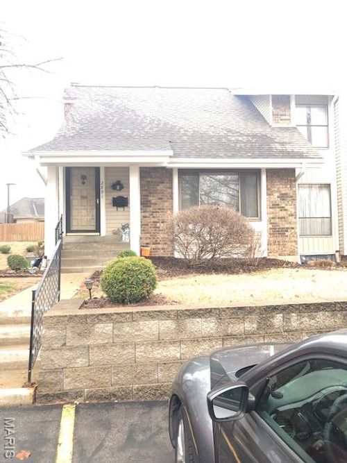 o-2891 Fairways Cir, Saint Charles, MO, 63303-3324 | Card Image