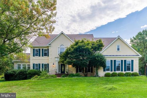 615 Nalls Farm Way, Great Falls, VA, 22066-1147 | Card Image