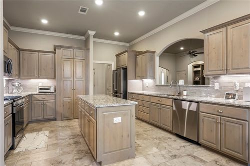 201 Doral Dr, Cave Springs, AR, 72718-5037 | Card Image