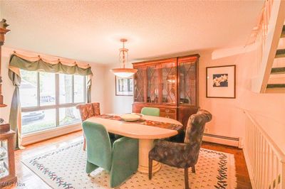 17552 Fairlawn Drive, Condo with 3 bedrooms, 3 bathrooms and null parking in Chagrin Falls OH | Image 3