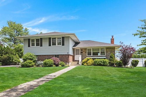 26 Sarina Dr, Commack, NY, 11725-1815 | Card Image
