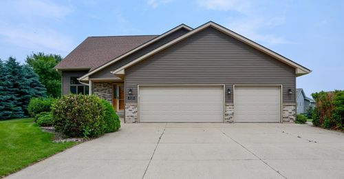 1111 Crystal Lake Dr, Lake Crystal, MN, 56055-2410 | Card Image