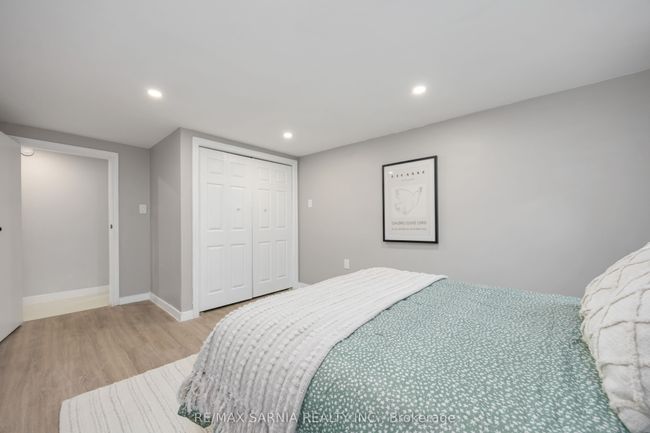 12 Sunset Ave, House other with 5 bedrooms, 2 bathrooms and 8 parking in Warwick ON | Image 28