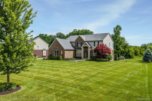 75644 Elk Horn Dr, Bruce Township, MI, 48065-2663 | Card Image