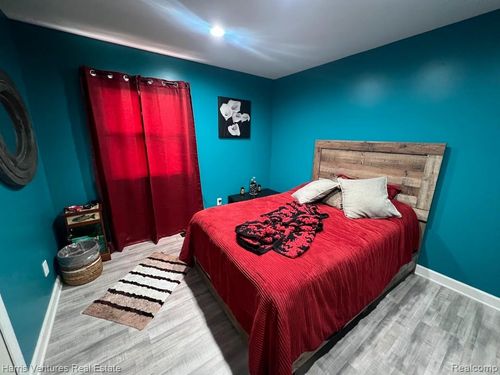 1535 Kings Crown Ct, Wixom, MI, 48393-1630 | Card Image