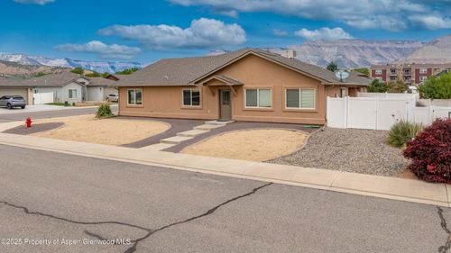 140 Anvil Ln, Parachute, CO, 81635-8413 | Card Image