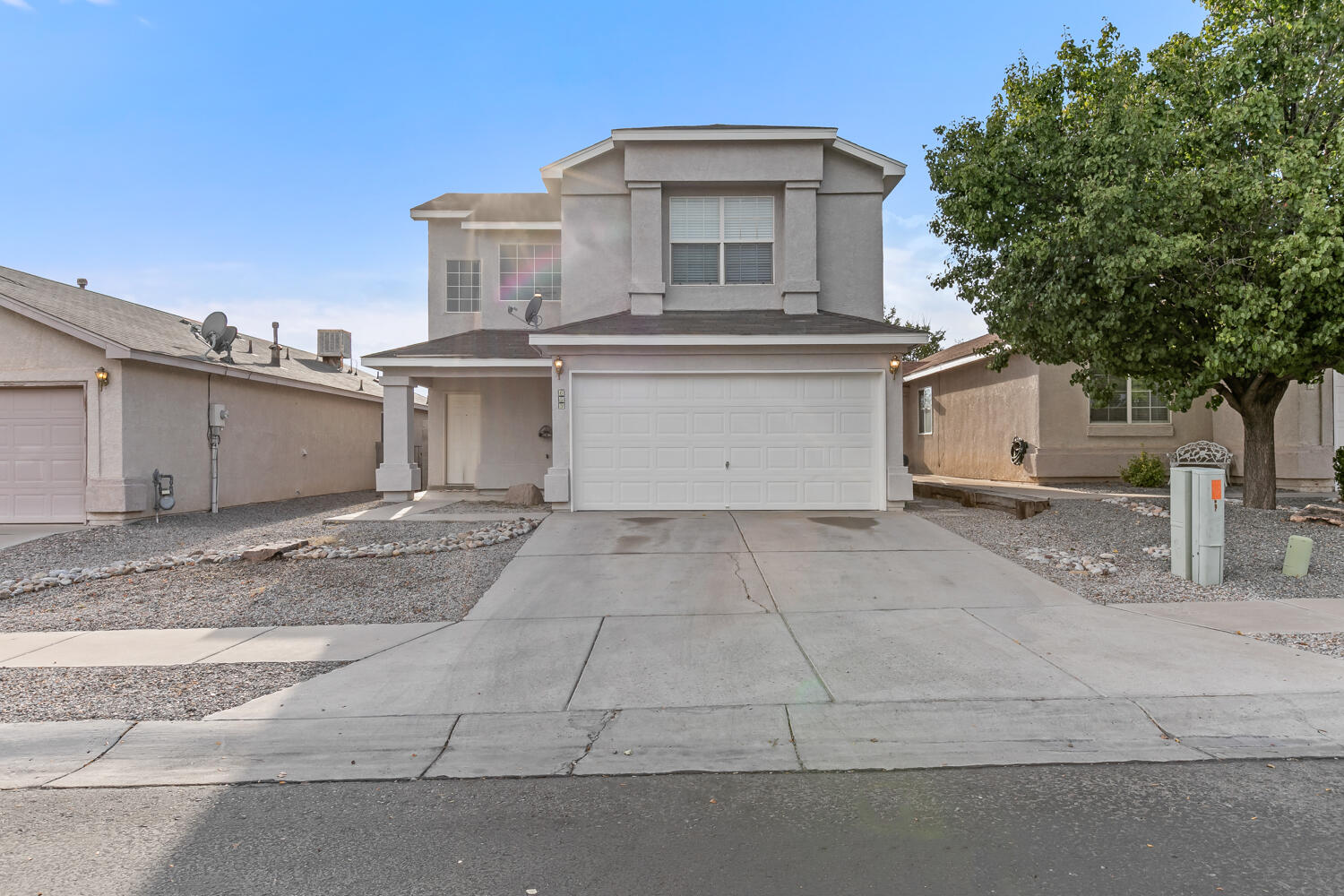 Vista Luna Ln, Albuquerque, NM 87121