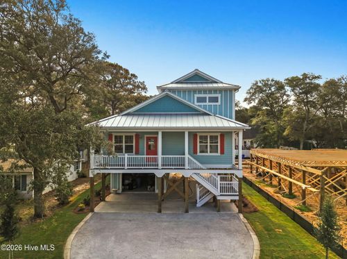110 Ne 41st St, Oak Island, NC, 28465-5437 | Card Image