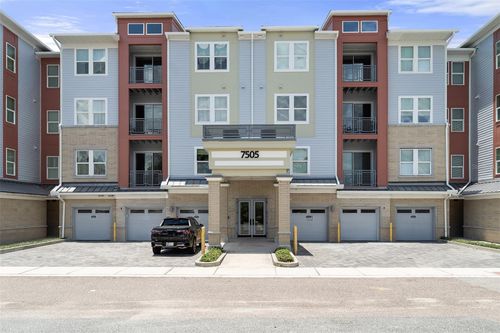 2208-7505 Laureate Blvd, ORLANDO, FL, 32827-7830 | Card Image