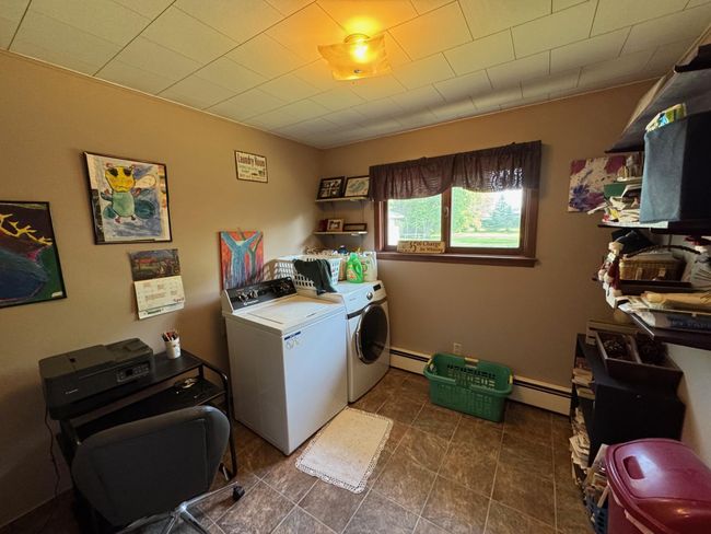 518 Main St W, House other with 3 bedrooms, 2 bathrooms and null parking in Kelliher MN | Image 16