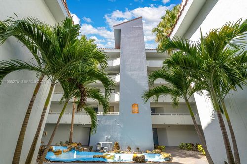 a-107-8305 Sw 152nd Ave, Miami, FL, 33193-4003 | Card Image