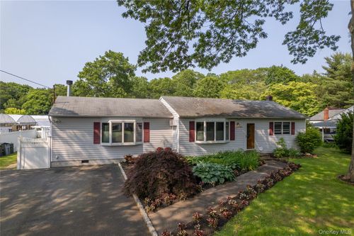 805 Canal Rd, Mount Sinai, NY, 11766-3312 | Card Image