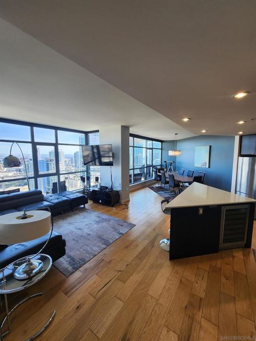 2401-1441 9th Ave, San Diego, CA, 92101-7339 | Card Image