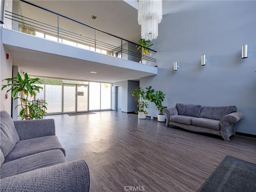 5411 Tyrone Ave, Sherman Oaks, CA, 91401-5101 | Card Image