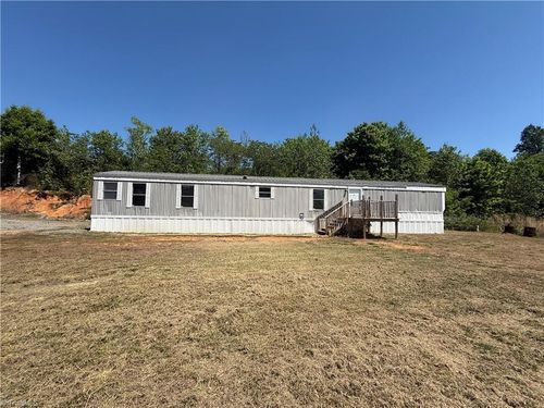 2738 Old Mountain Rd, Trinity, NC, 27370-7861 | Card Image
