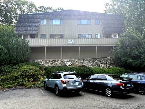 90-90 Ledgebrook Dr, Norwalk, CT, 06854-1068 | Card Image