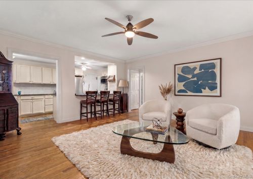 gb-1 Brooklands, Bronxville, NY, 10708-3509 | Card Image