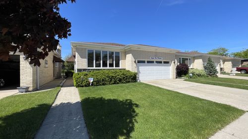 8414 W Brodman Ave, Chicago, IL, 60656-4219 | Card Image
