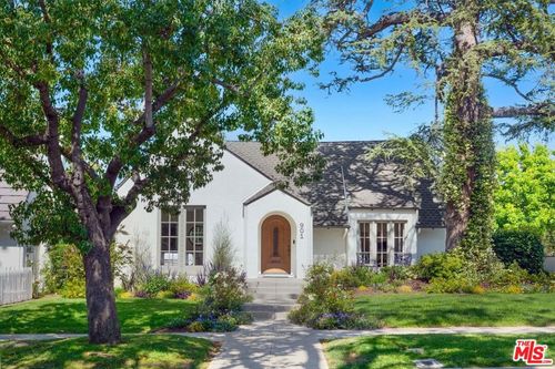 901 S Hudson Avenue, Los Angeles, CA, 90019 | Card Image