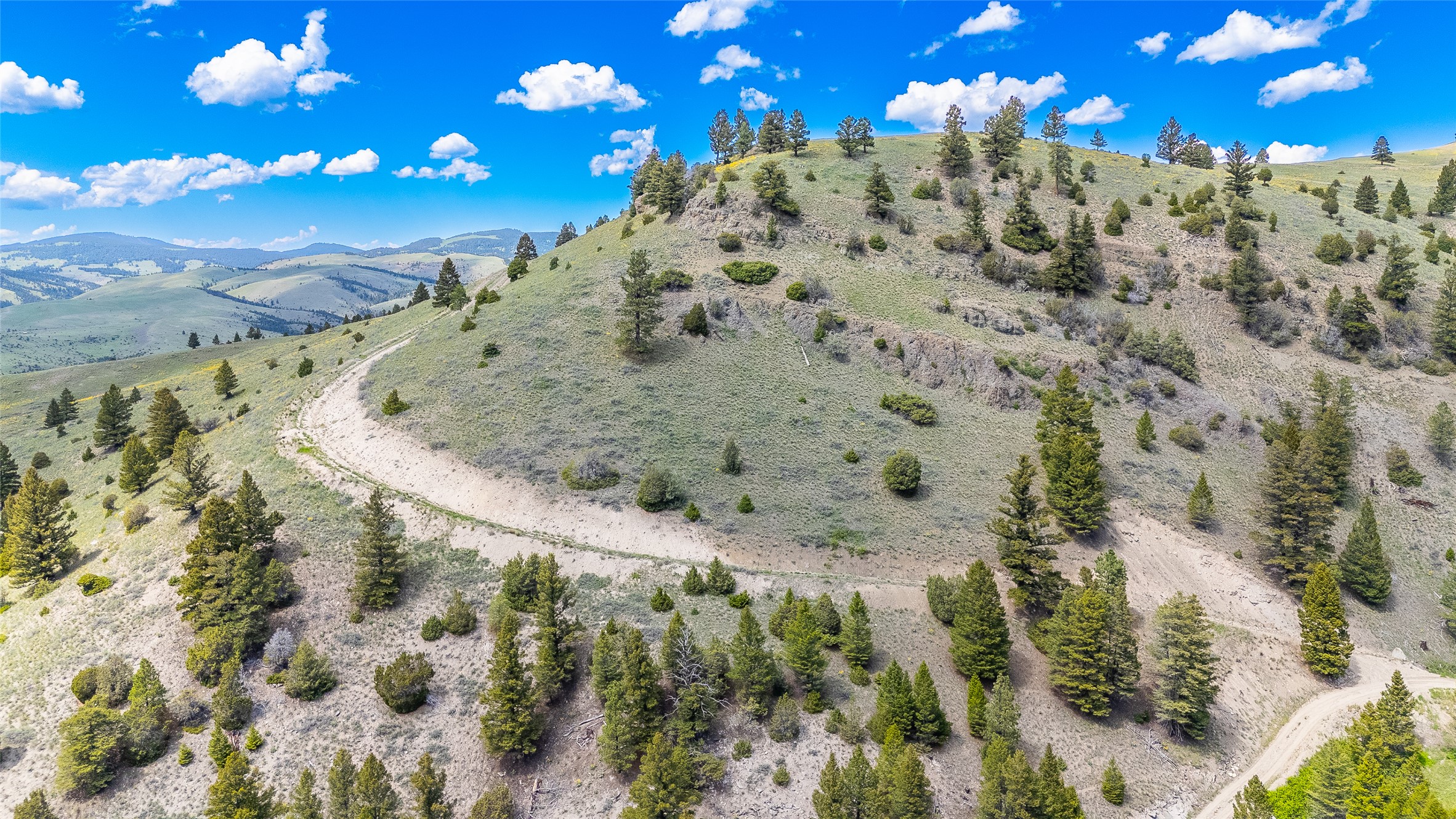 Land in Garrison