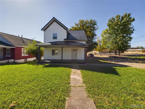 1127 N Main St, Poplar Bluff, MO, 63901-3834 | Card Image