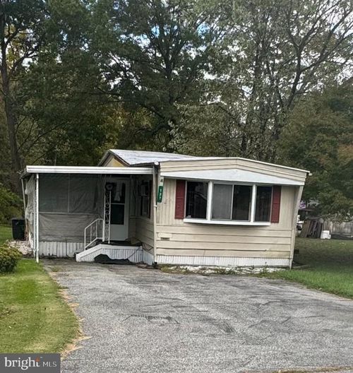 137 E Zimmer Dr, WALNUTPORT, PA, 18088-9243 | Card Image