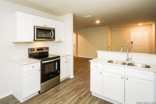 826 Robillard Ln, San Antonio, TX, 78221-3550 | Card Image