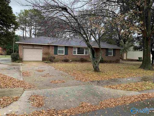 7310 Chadwell Rd Sw, Huntsville, AL, 35802-1718 | Card Image