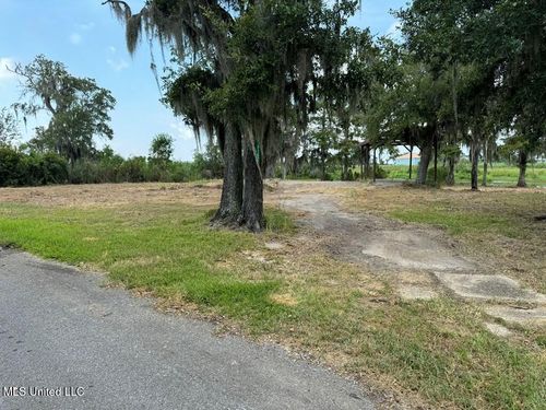 16162 Bali Rd, Pearlington, MS, 39572-7525 | Card Image