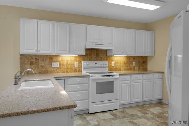 8476 Chadway Ct, House other with 2 bedrooms, 2 bathrooms and null parking in Buffalo NY | Image 25