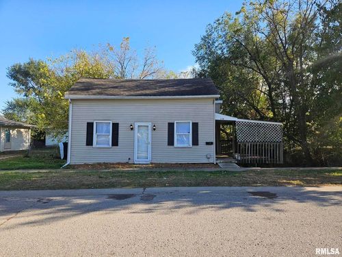 1110 E 10th St, Muscatine, IA, 52761-4703 | Card Image