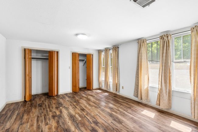 911 N Avenue C, House other with 3 bedrooms, 2 bathrooms and null parking in Elgin TX | Image 33