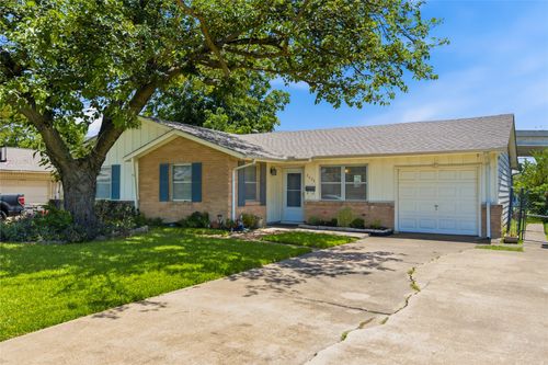 2626 Rosewood Drive, Mesquite, TX, 75150 | Card Image
