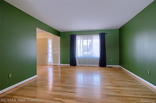 5794 Willow Creek Dr, Canton, MI, 48187-3323 | Card Image