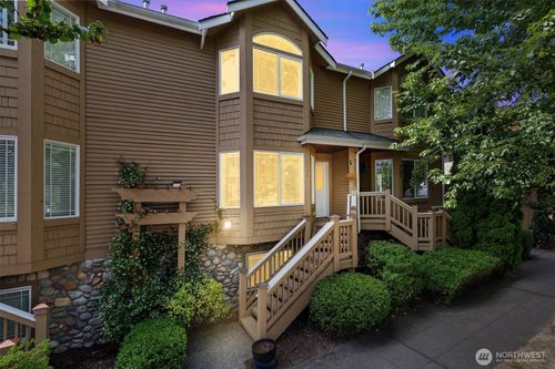 a-420 Ne Maple Leaf Pl, Seattle, WA, 98115-5318 | Card Image