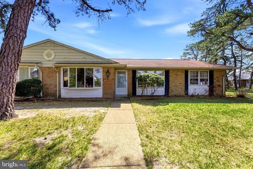 b-16 Cambridge Cir, MANCHESTER TOWNSHIP, NJ, 08759 | Card Image