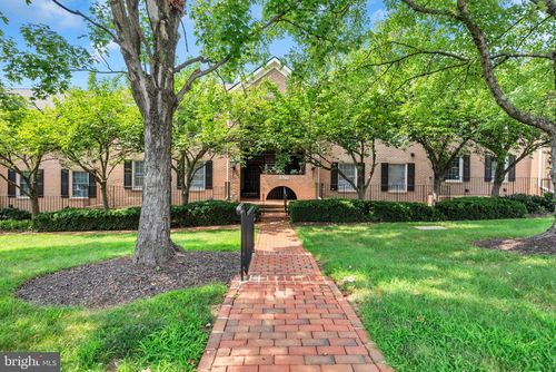 t-2-12-5702 Brewer House Circle, ROCKVILLE, MD, 20852 | Card Image