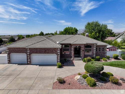 765 Country Place Ct, Santa Clara, UT, 84765-5409 | Card Image