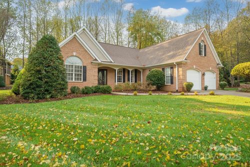 2963 Reynaud Ct, Newton, NC, 28658-8015 | Card Image