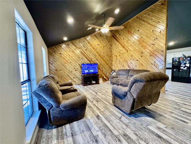 39767 Cedar Hill Cir, House other with 3 bedrooms, 2 bathrooms and null parking in Howe OK | Image 11