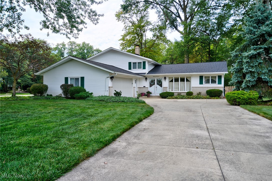 Salem Pkwy, Westlake, OH 44145