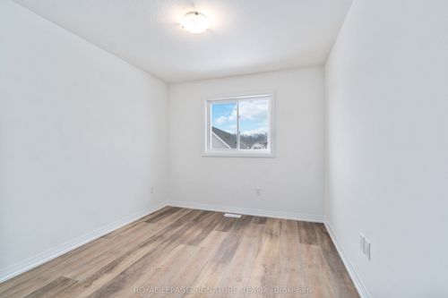 126 Bur Oak Dr, Thorold, ON, L2V0L8 | Card Image